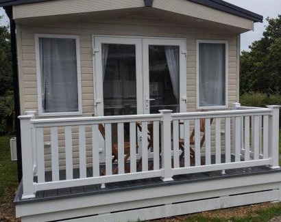 New Forest District Resort | Modern and spacious holiday home at AWARD WINNING SHOREFIELD COUNTRY PARK ENTERTAINMENT PASSES INCLUDED DOG FRIENDLY!