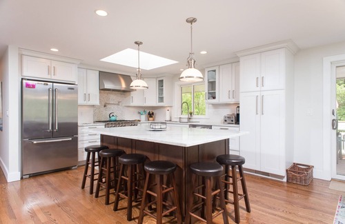 Lee House | Modern And Spacious Berkshires Retreat 5 bdrm 3 bath
