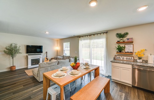Anderson House | Modern Anderson Home w/Fire Pit & Grill