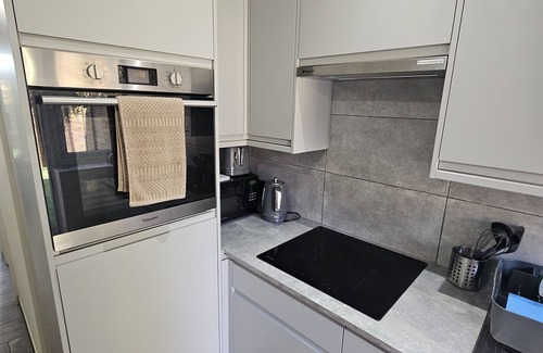 Haversham Apartment | Modern annex with private kitchen and bathroom