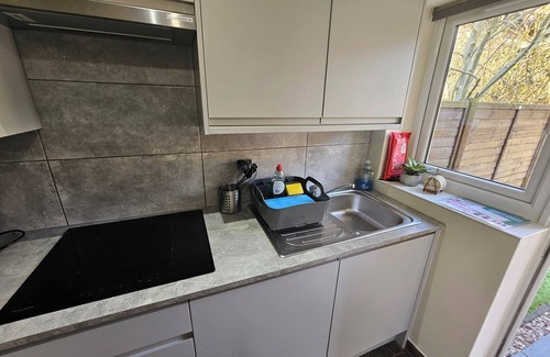 Haversham Apartment | Modern annex with private kitchen and bathroom