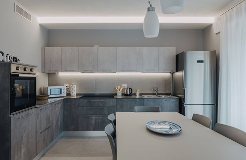 Monte Apartment | Modern apartment with pool just steps from the beaches of Lake Garda