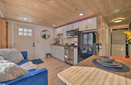 Saratoga Springs Apartment | Modern Apartment: Near Hiking & Race Course