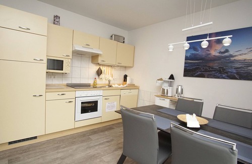 Glowe Apartment | Modern apartment no. 1 with terrace, sauna in the house, garden - vacation apartments by the forest