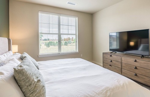 Highlands Ranch Apartment | Modern Apartment in Prime Location (ID7516X47)