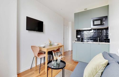 Centre Apartment | Modern Apartment - 1BR-4P - Near Paris