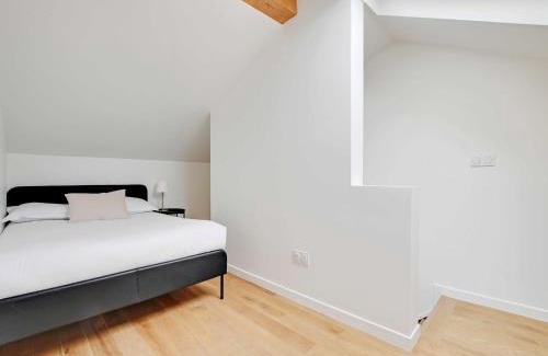 Centre Apartment | Modern Apartment - 1BR-4P - Near Paris