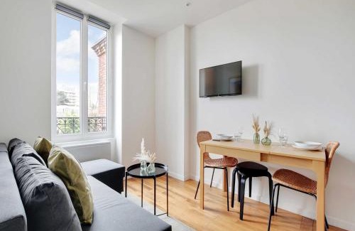 Centre Apartment | Modern Apartment - 1BR-4P - Near Paris