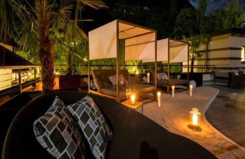 Caldaro Sulla Strada del Vino Apartment | Modern Apartment "App. Sauvignon" with Mountain View, shared Pool and shared Sauna