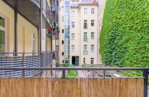 Charlottenburg Apartment | Modern apartment Berlin Moabit