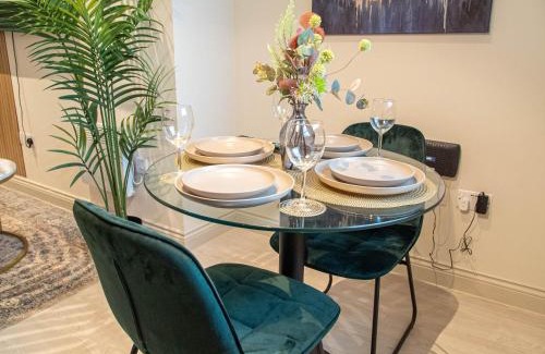Leeds City Center Apartment | Modern Apartment Central Leeds By High Street Free Parking SMA Stays