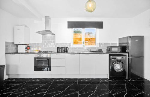 Oldbury Apartment | Modern Apartment - Cradley Heath - Top Rated - Netflix - Wifi - 1MH
