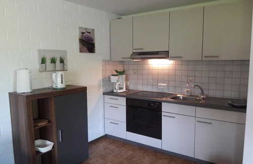 Niederberndorf Apartment | Modern Apartment in Sellinghausen with Terrace