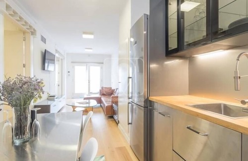 El Putget i Farro Apartment | Modern apartment for 4 in exclusive residential areas of Barcelona