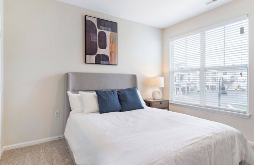Acton Apartment | Modern Apartment in Prime Location (ID8982X42)