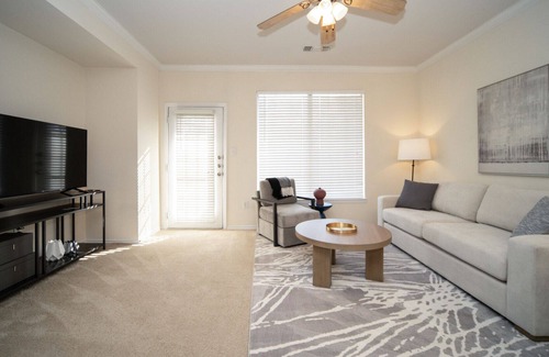 West Chester Apartment | Modern Apartment in Prime Location (ID7083X61)