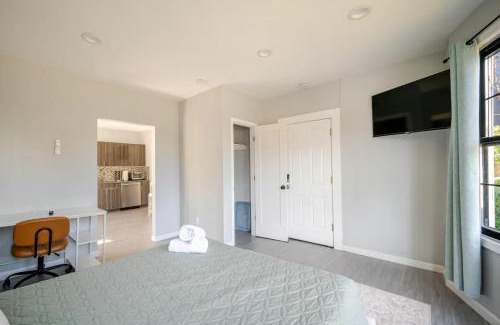 Black Rock Historic District Apartment | Modern Apartment in Black Rock-