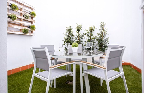 San Bartolome Apartment | Modern apartment in city center. Recaredo VIII