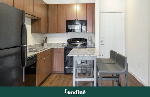 Lafayette Apartment | Modern Apartment in Prime Location (ID2997X64)