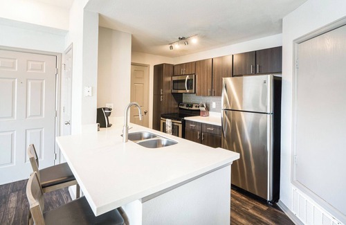 Lafayette Apartment | Modern Apartment in Prime Location (ID1904X02)