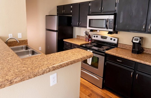 Lexington Apartment | Modern Apartment in Prime Location (ID9206X12)