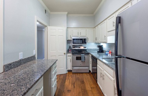 Green Hills Apartment | Modern Apartment in Prime Location (ID9741X91)