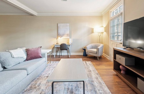Green Hills Apartment | Modern Apartment in Prime Location (ID7786X36)