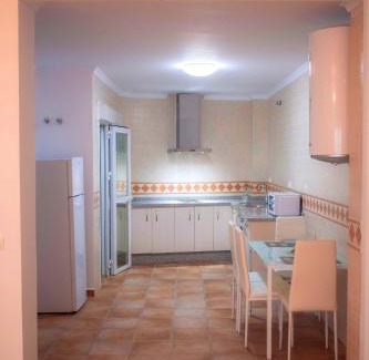 Penaflor Apartment | Modern Apartment in Peñaflor with Air Conditioning - 85 m²