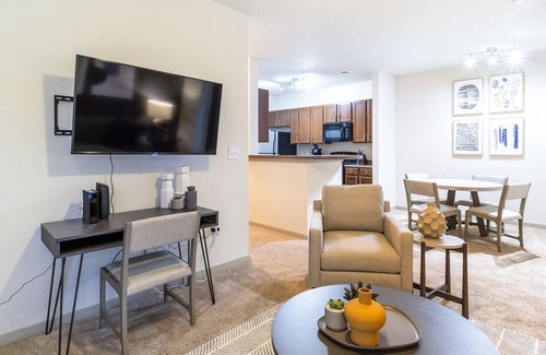 Shannon Apartment | Modern Apartment in Prime Location (ID9312X29)