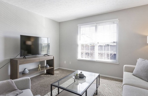 Lewis Center Apartment | Modern Apartment in Prime Location (ID9303X46)