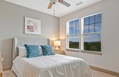 Franklin Apartment | Modern Apartment in Prime Location (ID1958X23)