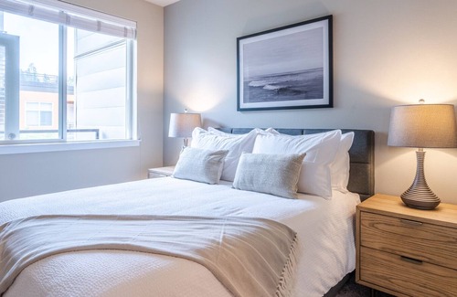 Juanita Apartment | Modern Apartment in Prime Location (ID5061X34)