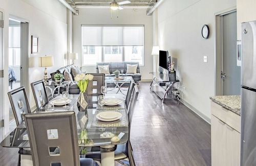 SoNo Apartment | Modern Apartment in Prime Location (ID1206X595)