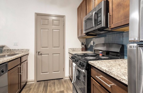 North Druid Hills Apartment | Modern Apartment in Prime Location (ID5620X67)