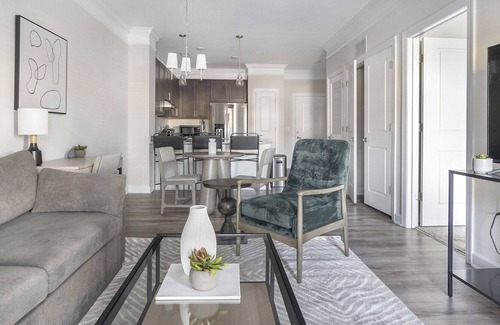 Clayton Apartment | Modern Apartment in Prime Location (ID7356X50)