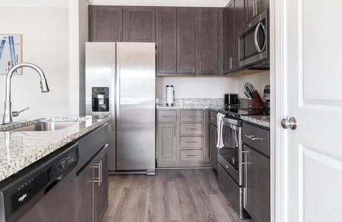 Clayton Apartment | Modern Apartment in Prime Location (ID1012X166)