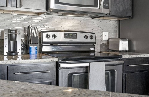 El Paso Apartment | Modern Apartment in Prime Location (ID3565X37)