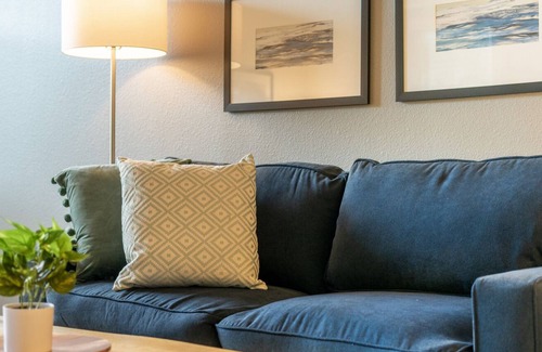 Centerville Apartment | Modern Apartment in Prime Location (ID9011X9)
