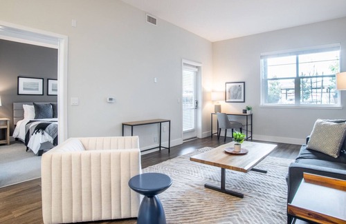 Centerville Apartment | Modern Apartment in Prime Location (ID9011X9)