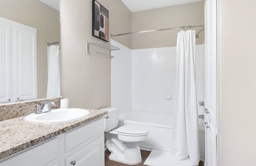 Germantown Apartment | Modern Apartment in Prime Location (ID9507X17)