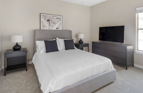 Germantown Apartment | Modern Apartment in Prime Location (ID6658X24)