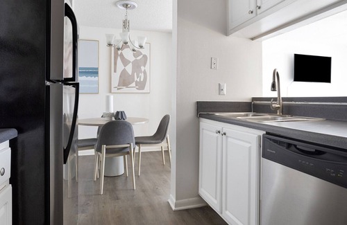 Lake Frederica Apartment | Modern Apartment in Prime Location (ID9246X31)