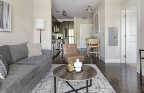 North Raleigh Apartment | Modern Apartment in Prime Location (ID5860X16)
