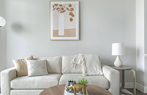 Knox - Henderson Apartment | Modern Apartment in Prime Location (ID5623X48)