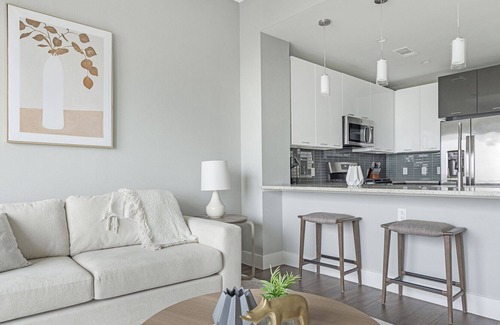 Knox - Henderson Apartment | Modern Apartment in Prime Location (ID5623X48)