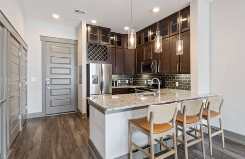 Vickery Meadow Apartment | Modern Apartment in Prime Location (ID3078X07)