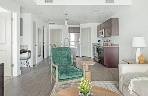 Draper Apartment | Modern Apartment in Prime Location (ID1204X655)