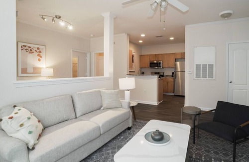 Durham Apartment | Modern Apartment in Prime Location (ID2618X60)