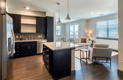 Parker Apartment | Modern Apartment in Prime Location (ID5076X35)