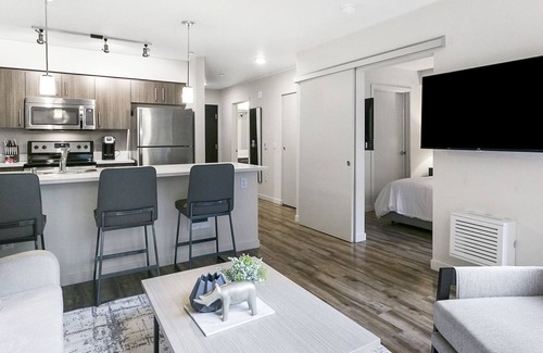 New Tacoma Apartment | Modern Apartment in Prime Location (ID8925X57)